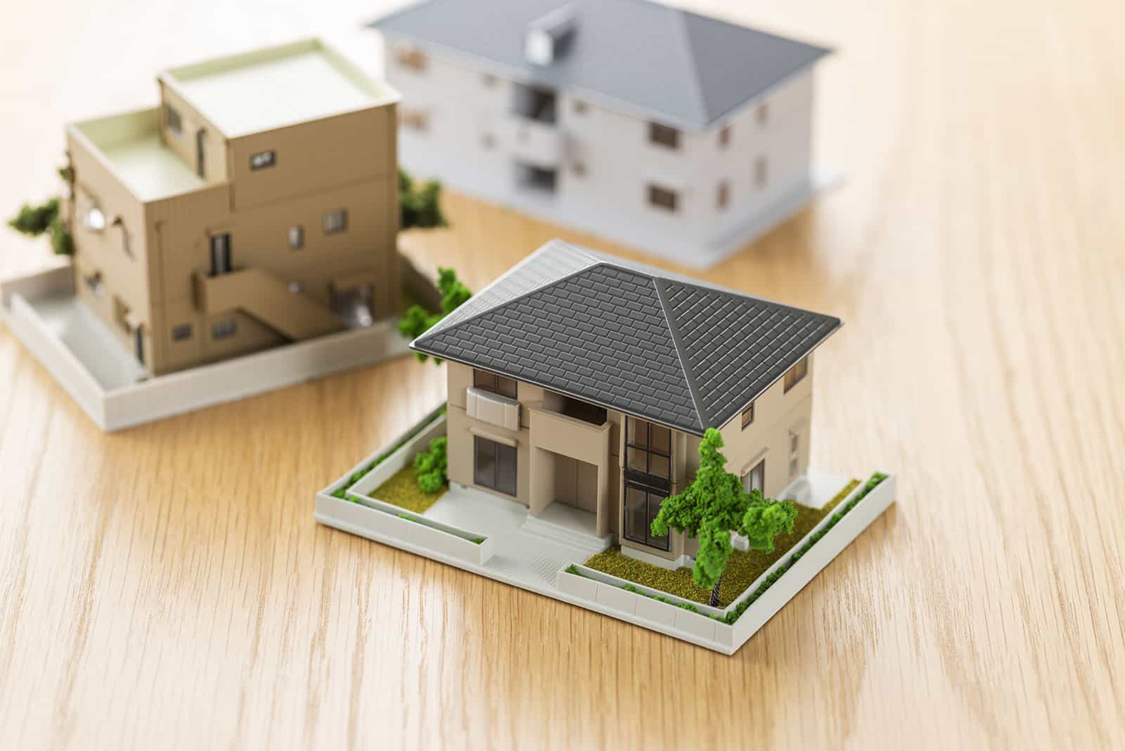 ２階建の家の模型